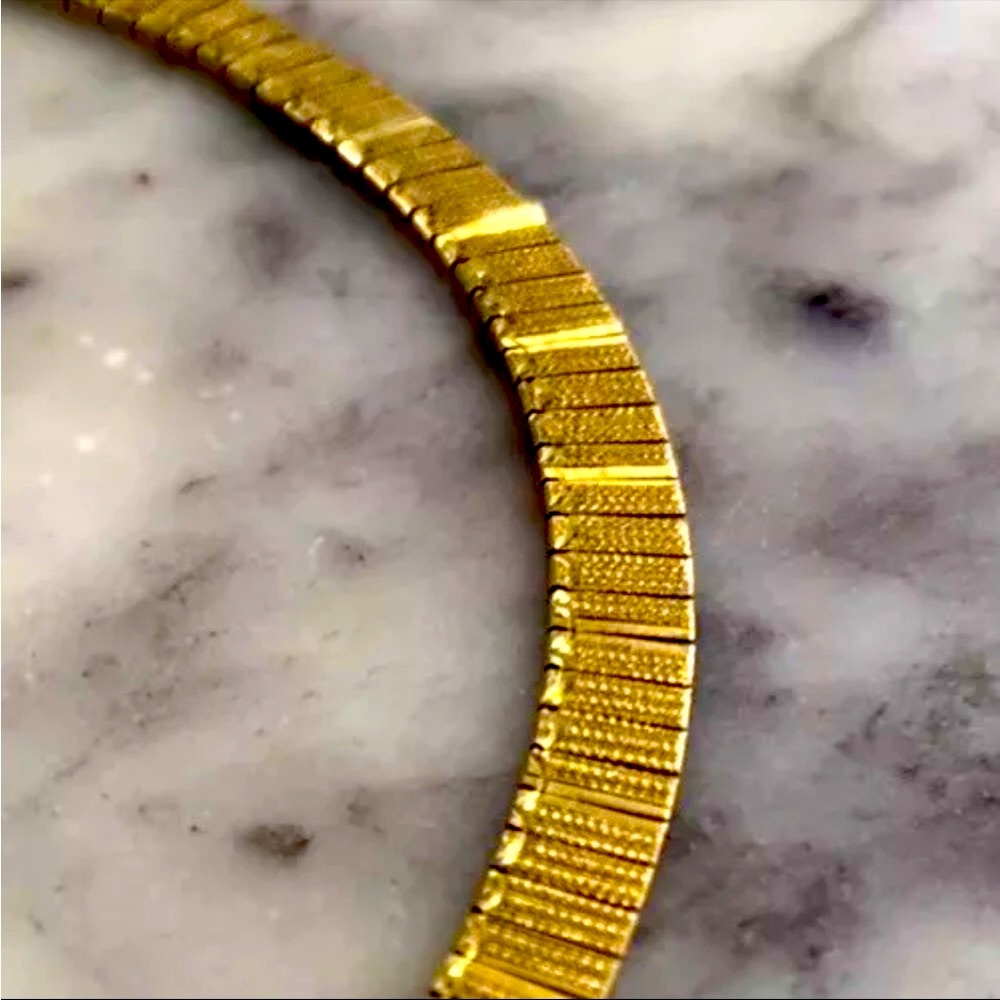 ✨SOLD✨ 14K Gold Vintage Etched Collar Necklace 28.6g - Picture 9 of 11